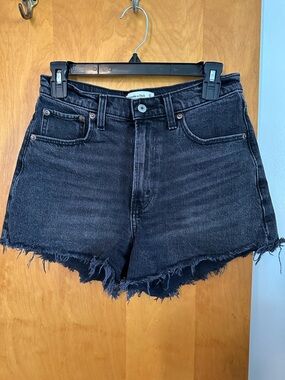 Abercrombie & Fitch Black 90s relaxed Cutoff Short Size 27